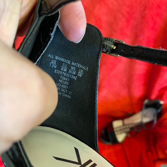 Kardashian Kollection Helen Heels Black size 7 1/2 - Picture 8 of 9